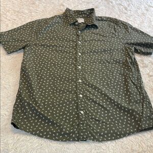 American Eagle Printed Short Sleeve Button Large Tall Down Shirt